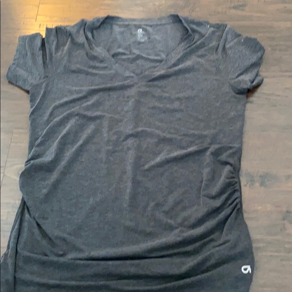 Gap Fit Breathe Maternity V-Neck